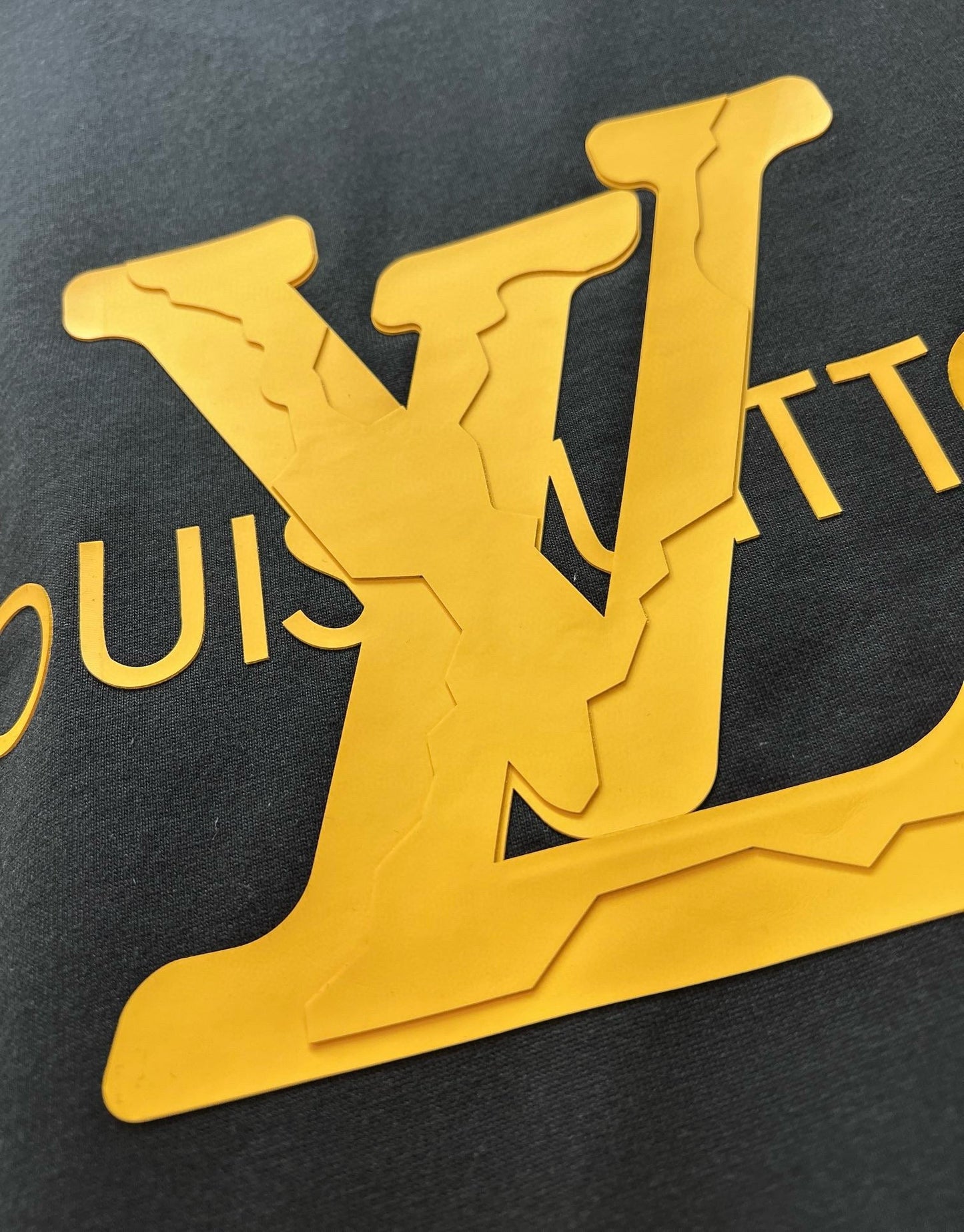 Nouveau t-shirt de broderie classique