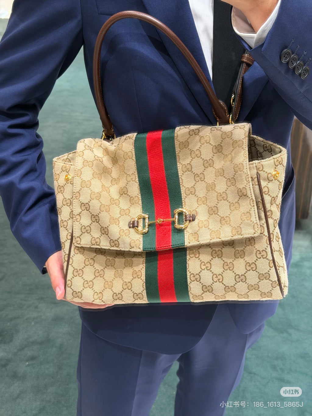 Vintage Monogram Canvas Shoulder Bag 🤎
