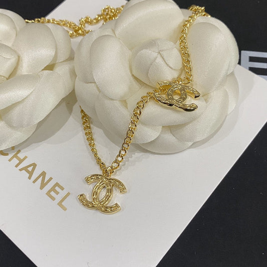 Collier Pendentif Multi-Logos