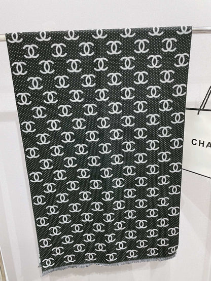Bufanda pequeña jacquard con logo de temperamento y borde roto