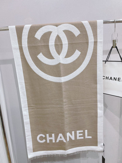 Bufanda chal clásica con logotipo grande