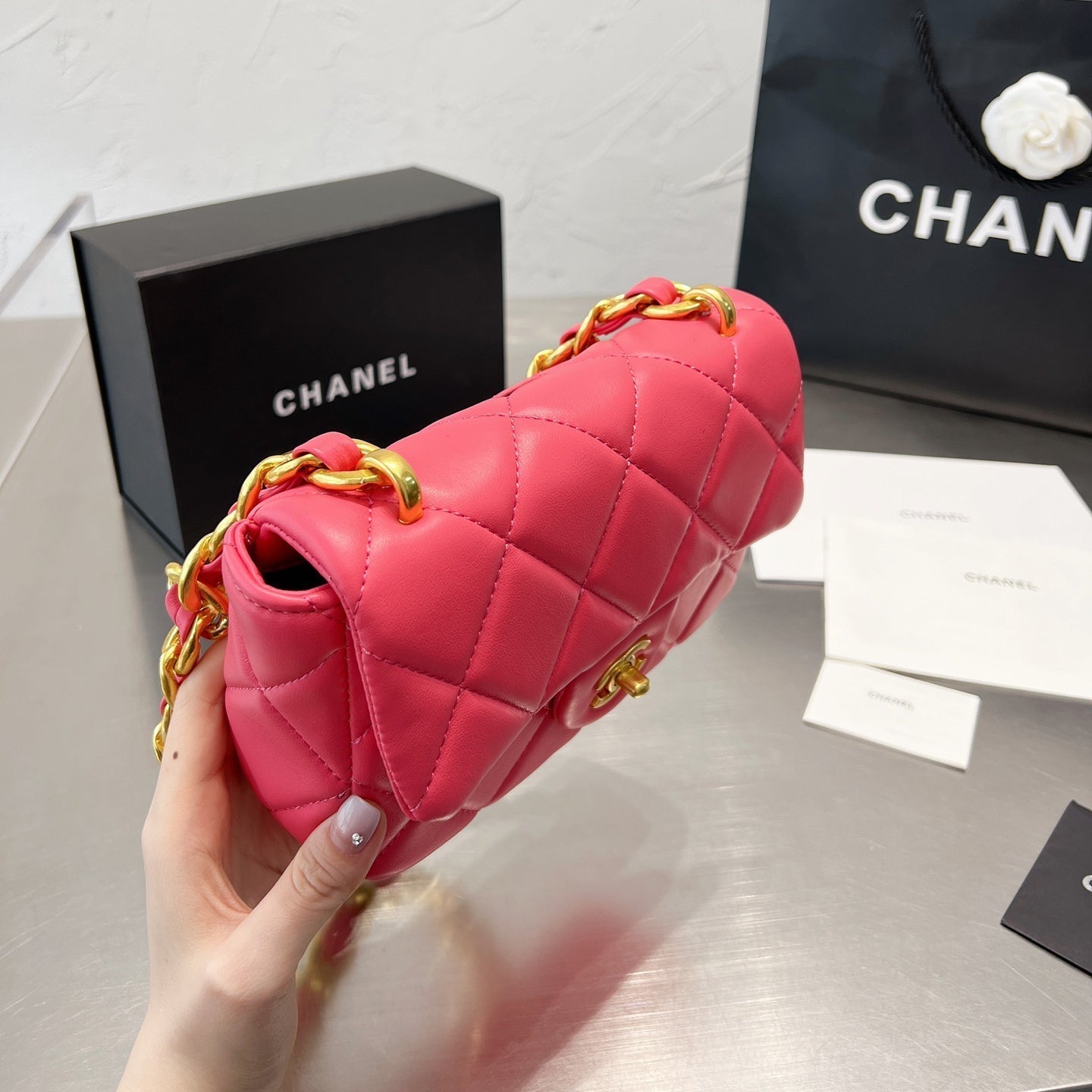 Mini Bolso de Hombro con Cadena