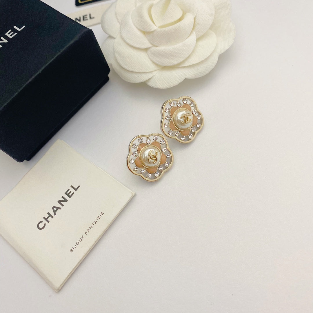 Boucles d'oreilles clous Camélia