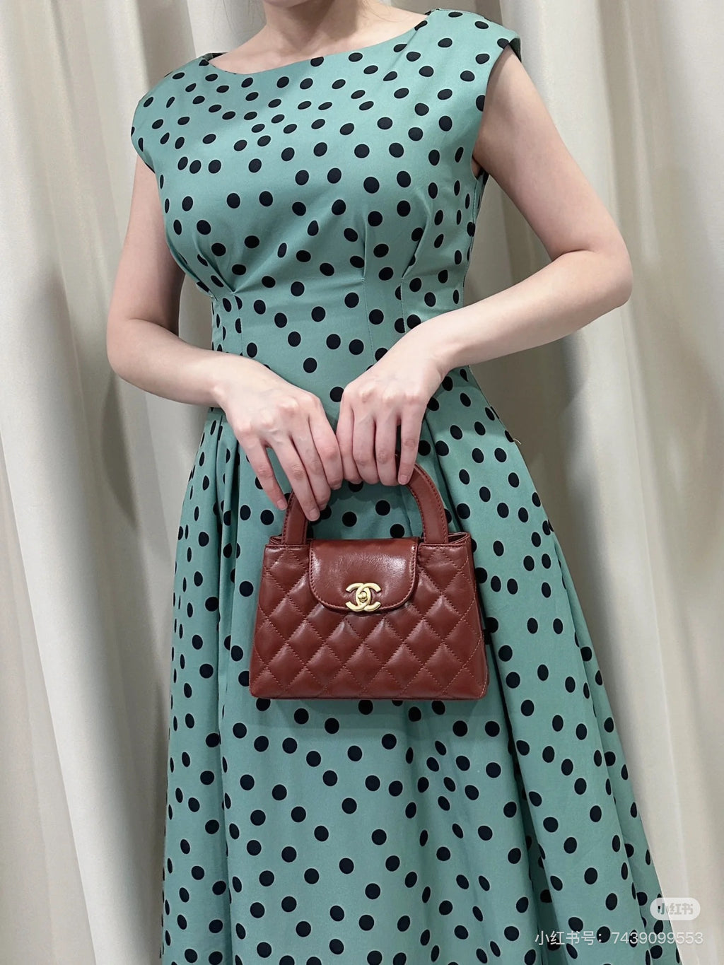 Classic Kelly-Style Chain Bag | Timeless Elegance