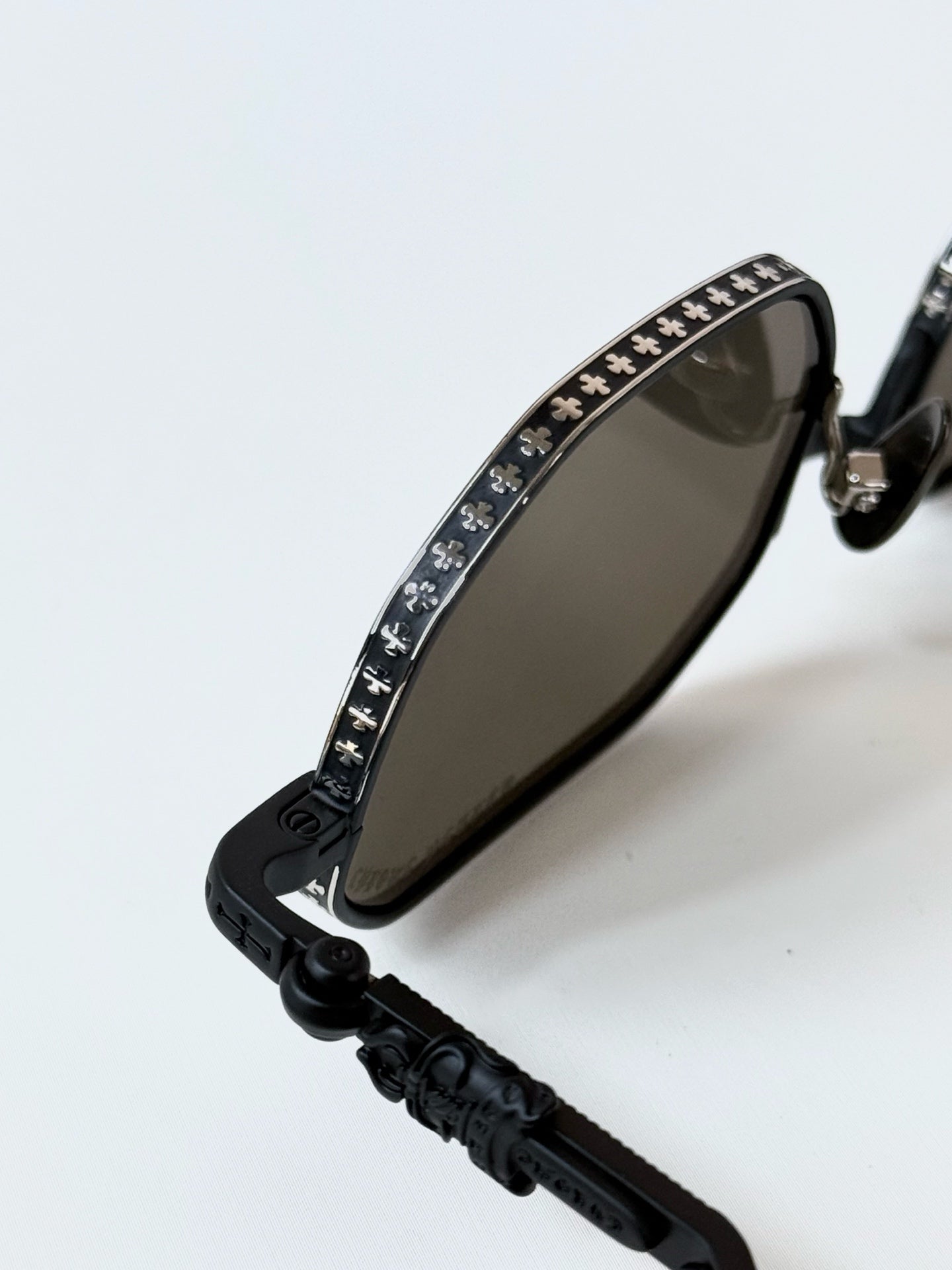 6 Color Retro Hexagonal Carved Metal Sunglasses