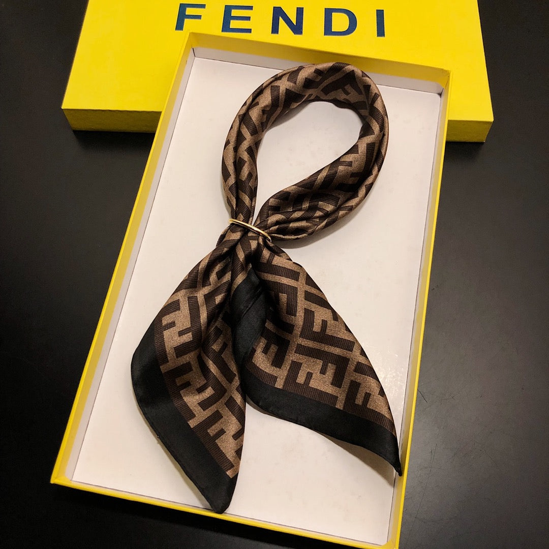 F Foulard Carré Élégant