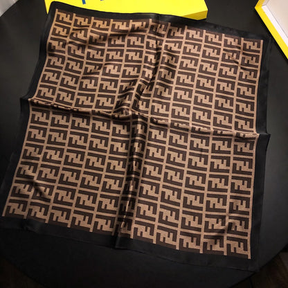 F Foulard Carré Élégant