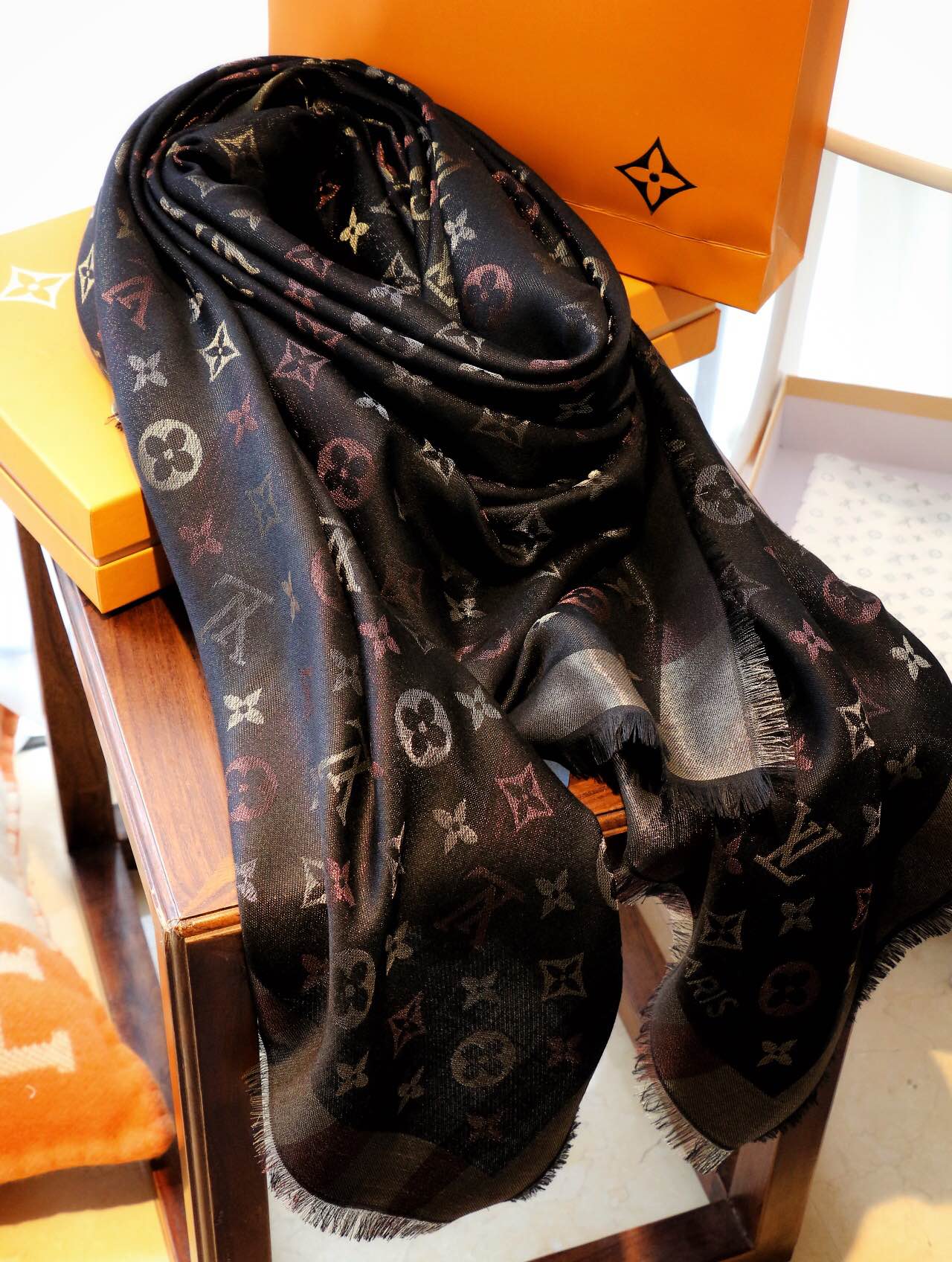 Écharpe en cachemire Monogram Shine