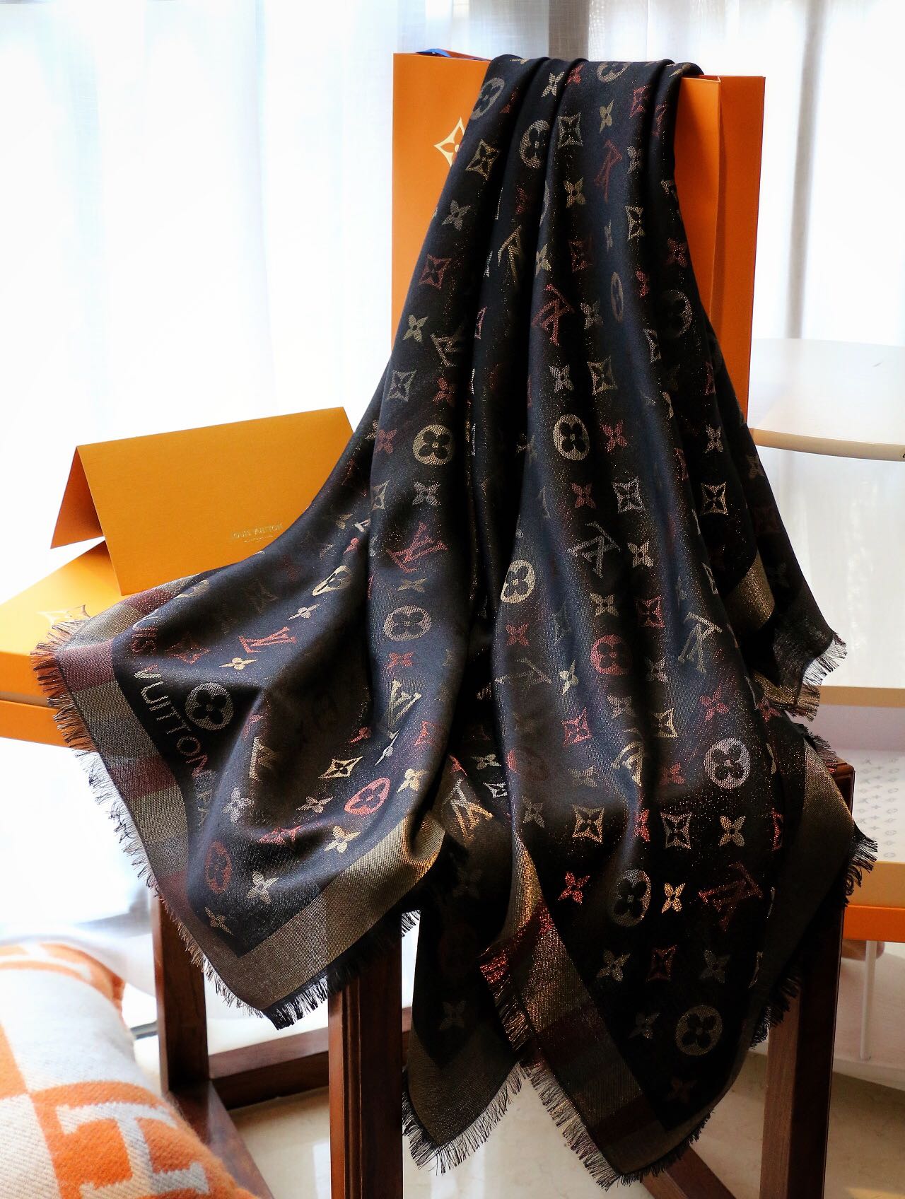 Écharpe en cachemire Monogram Shine