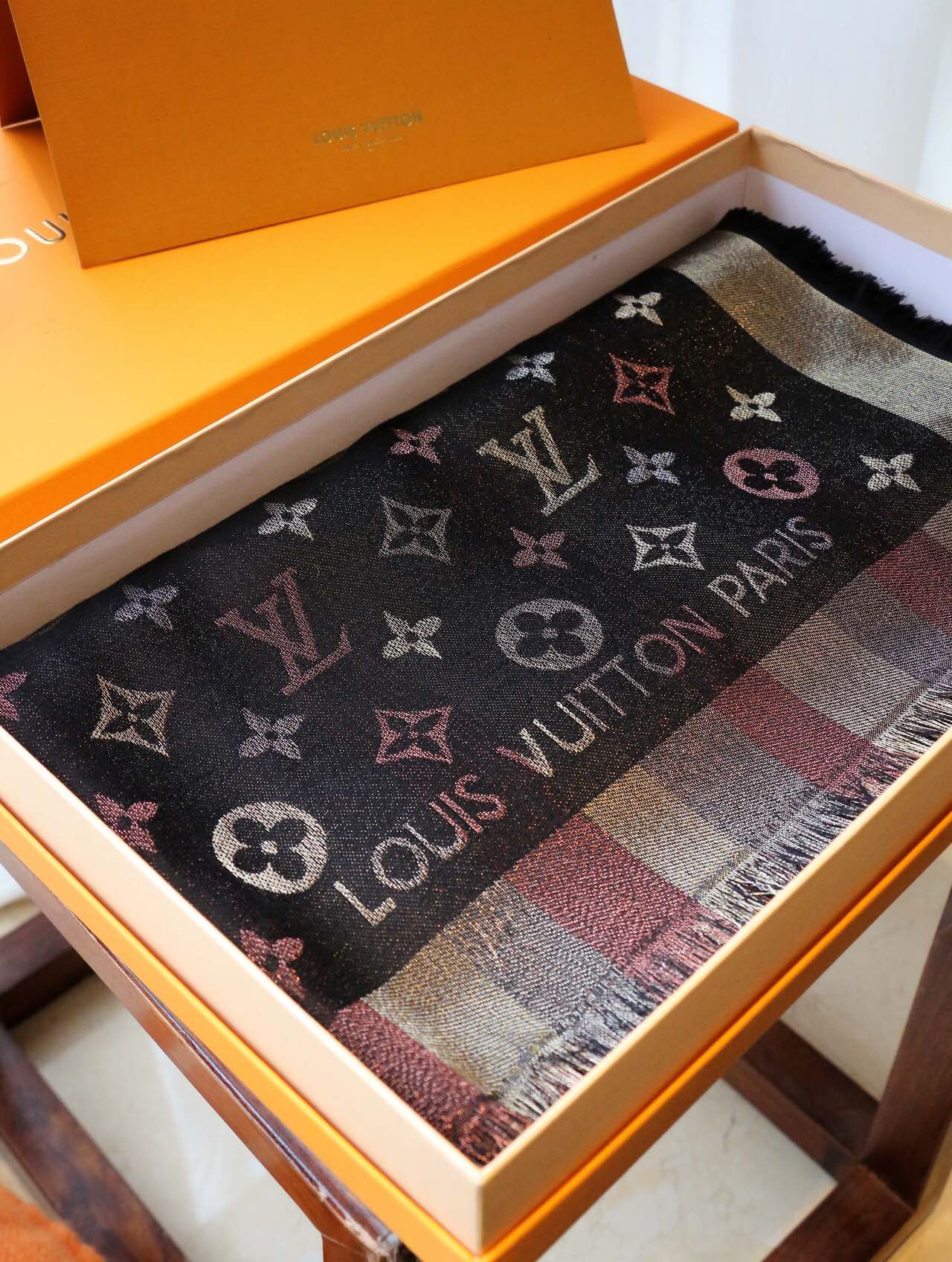 Écharpe en cachemire Monogram Shine