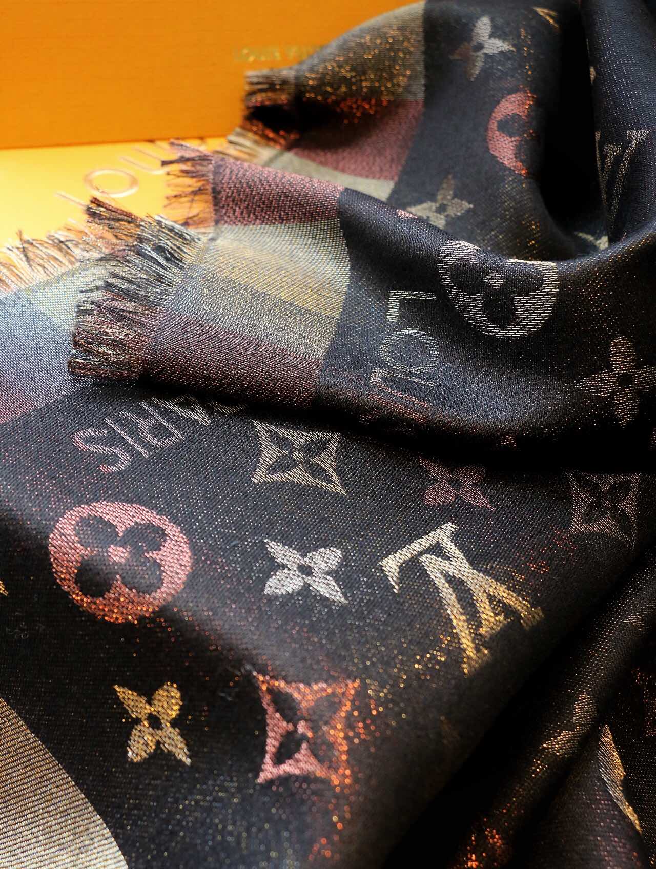 Écharpe en cachemire Monogram Shine