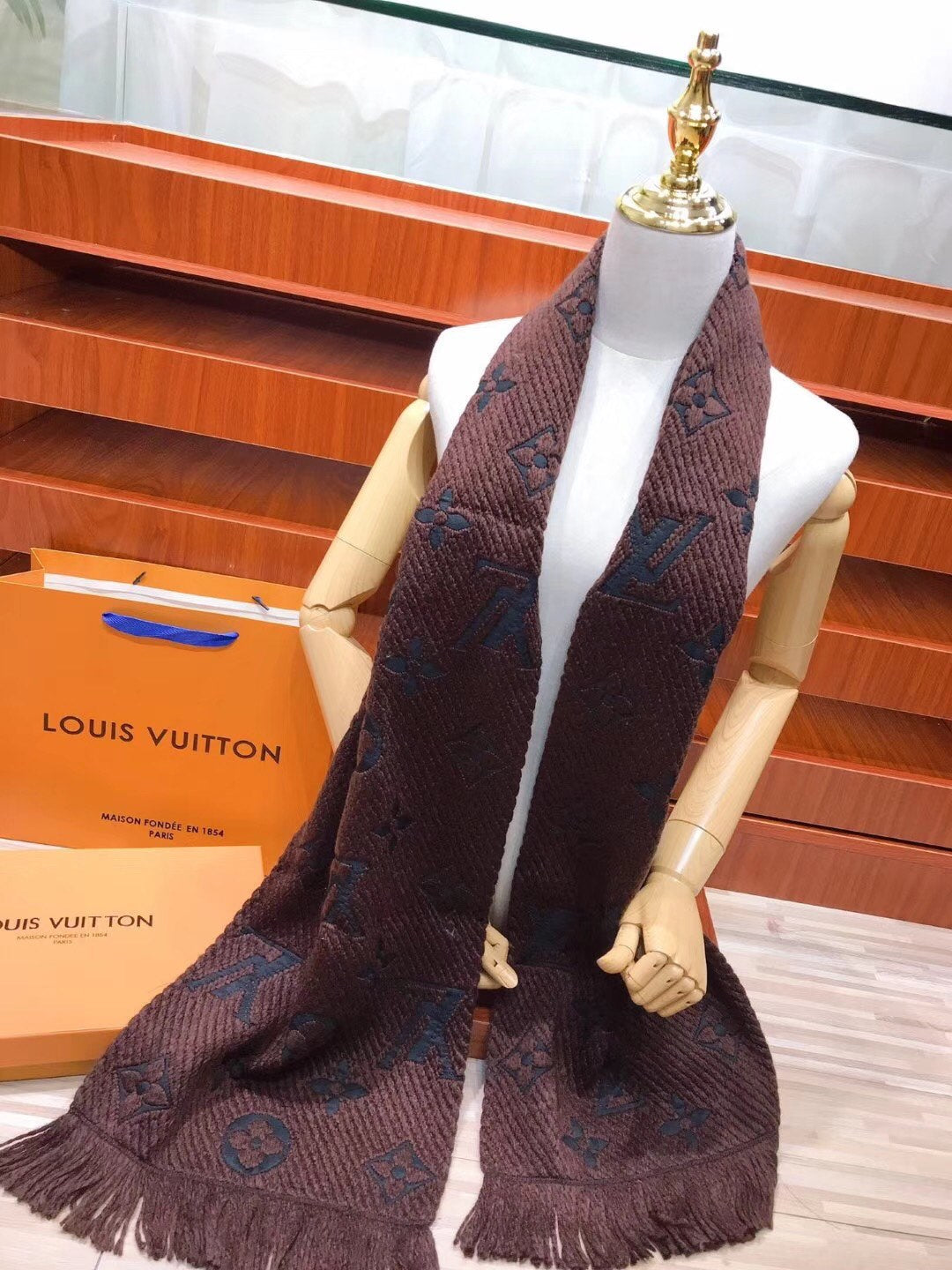 Foulard à pampilles jacquard motif monogramme