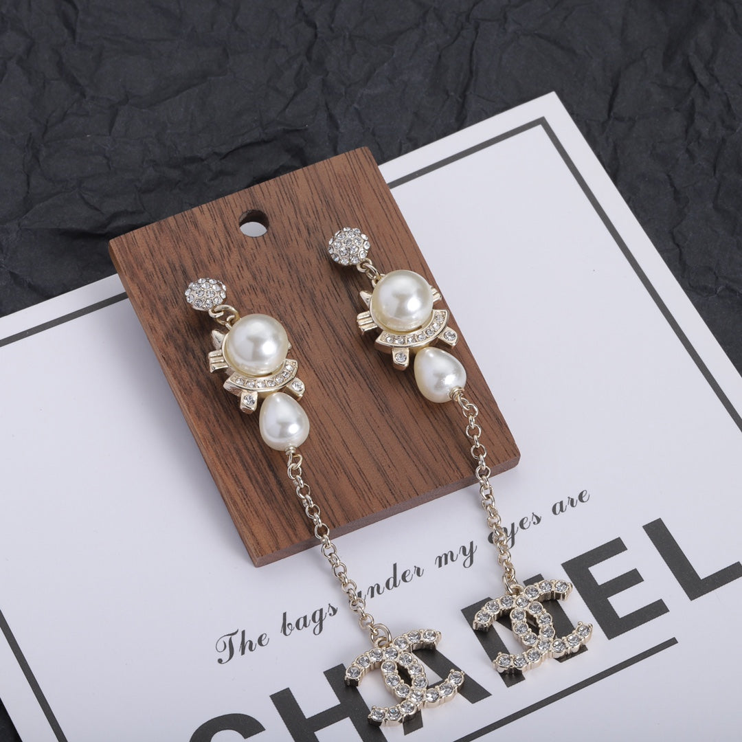 Pendientes Largos de Perlas Vintage de Moda
