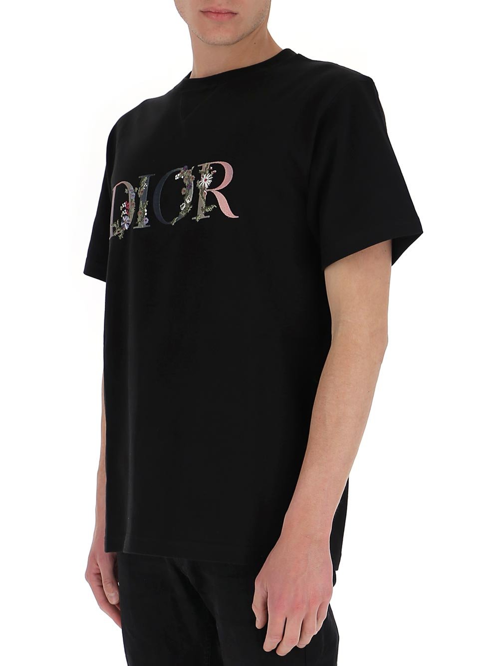 T-shirt à fleurs (plutôt pour l'été)