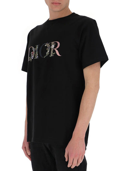 T-shirt à fleurs (plutôt pour l'été)