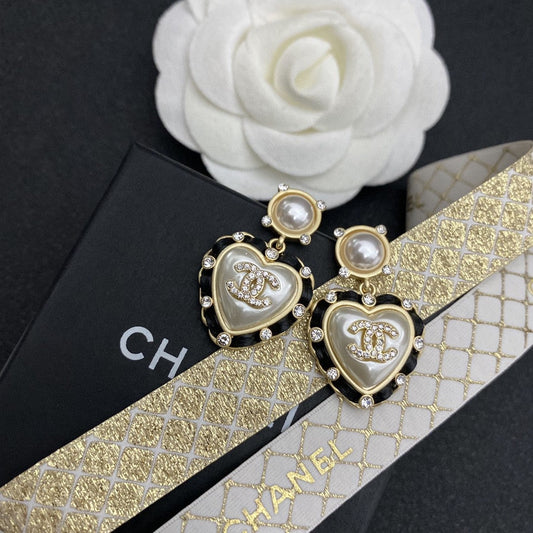 Boucles d'oreilles cœur vintage en perles blanches