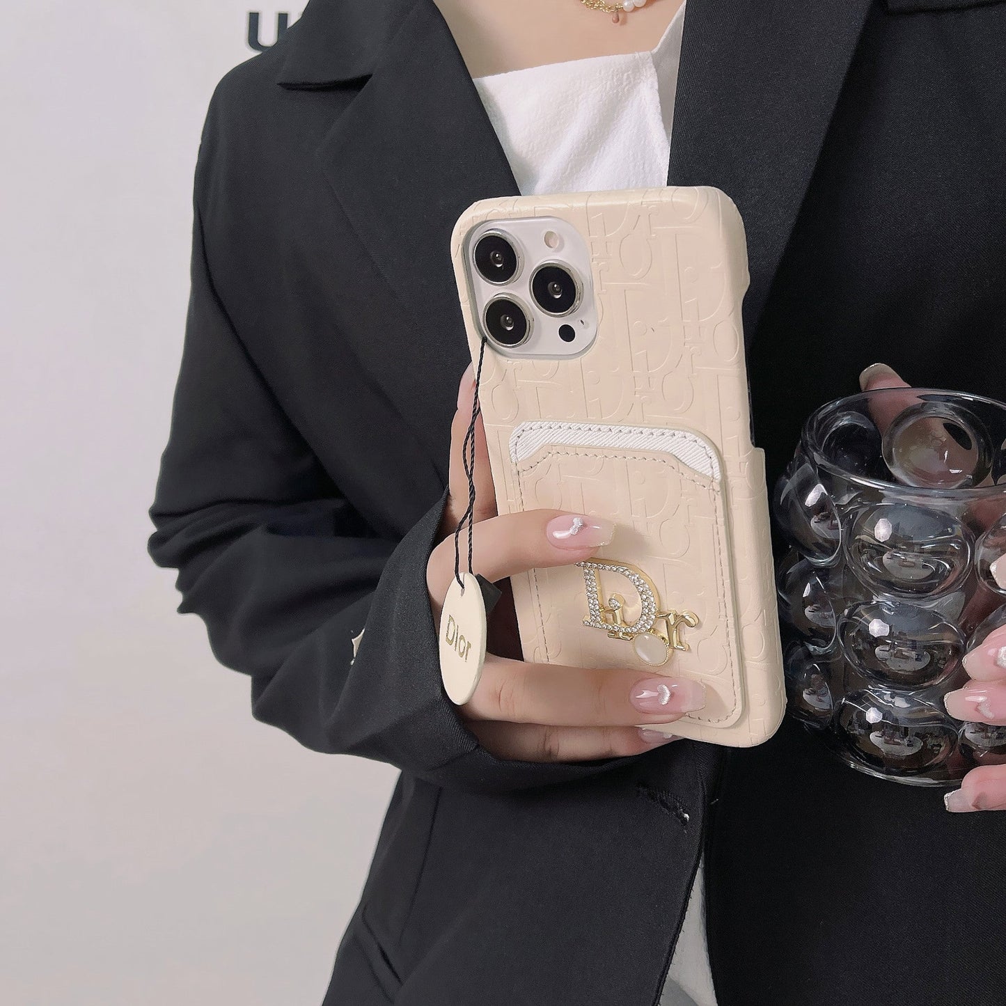 Estuche tarjetero de cuero