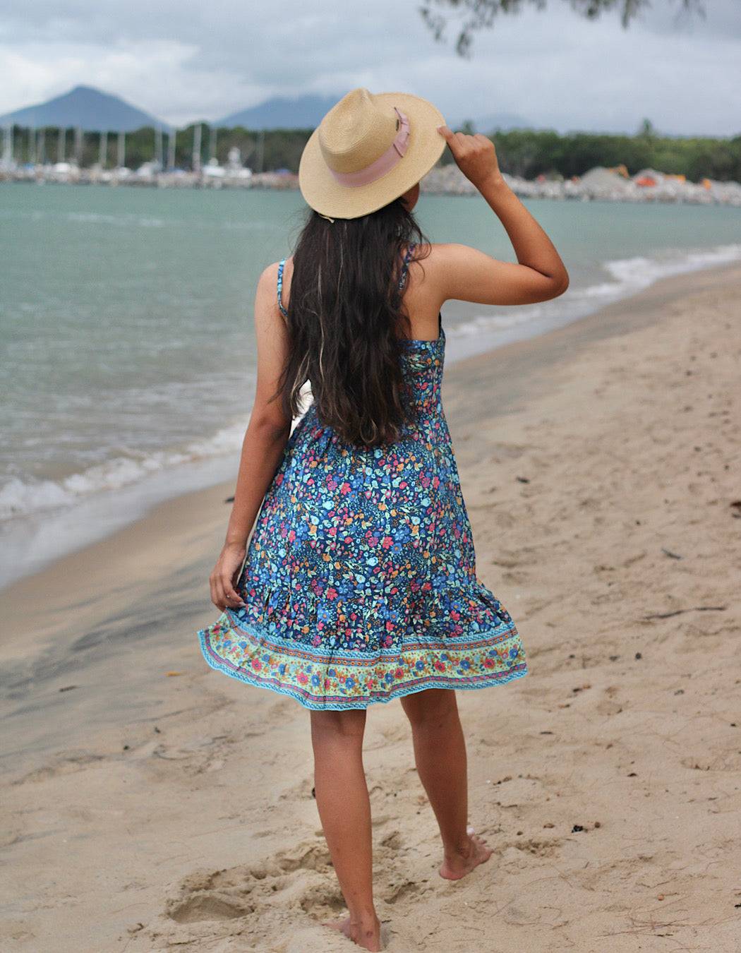 Midnight Wild Flower Robe Courte à Bretelles Fines