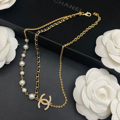 Collar Vintage Chapado en Oro con Perlas