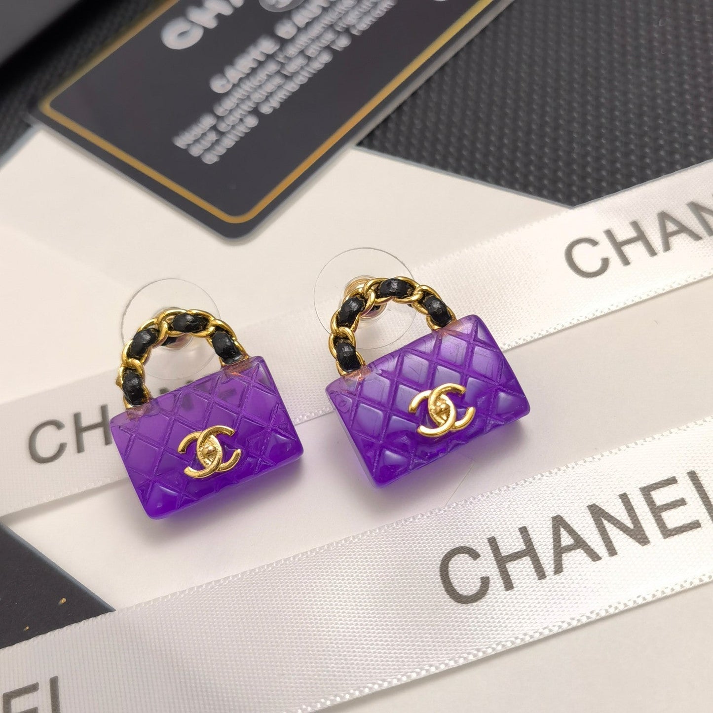 Boucles d'oreilles sac élégantes violettes