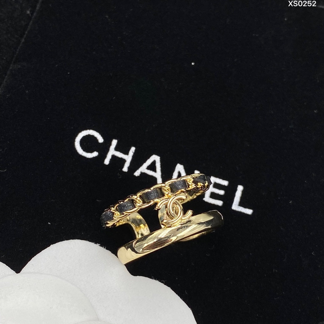 Bague ouverte en cuir avec cordon de tempérament
