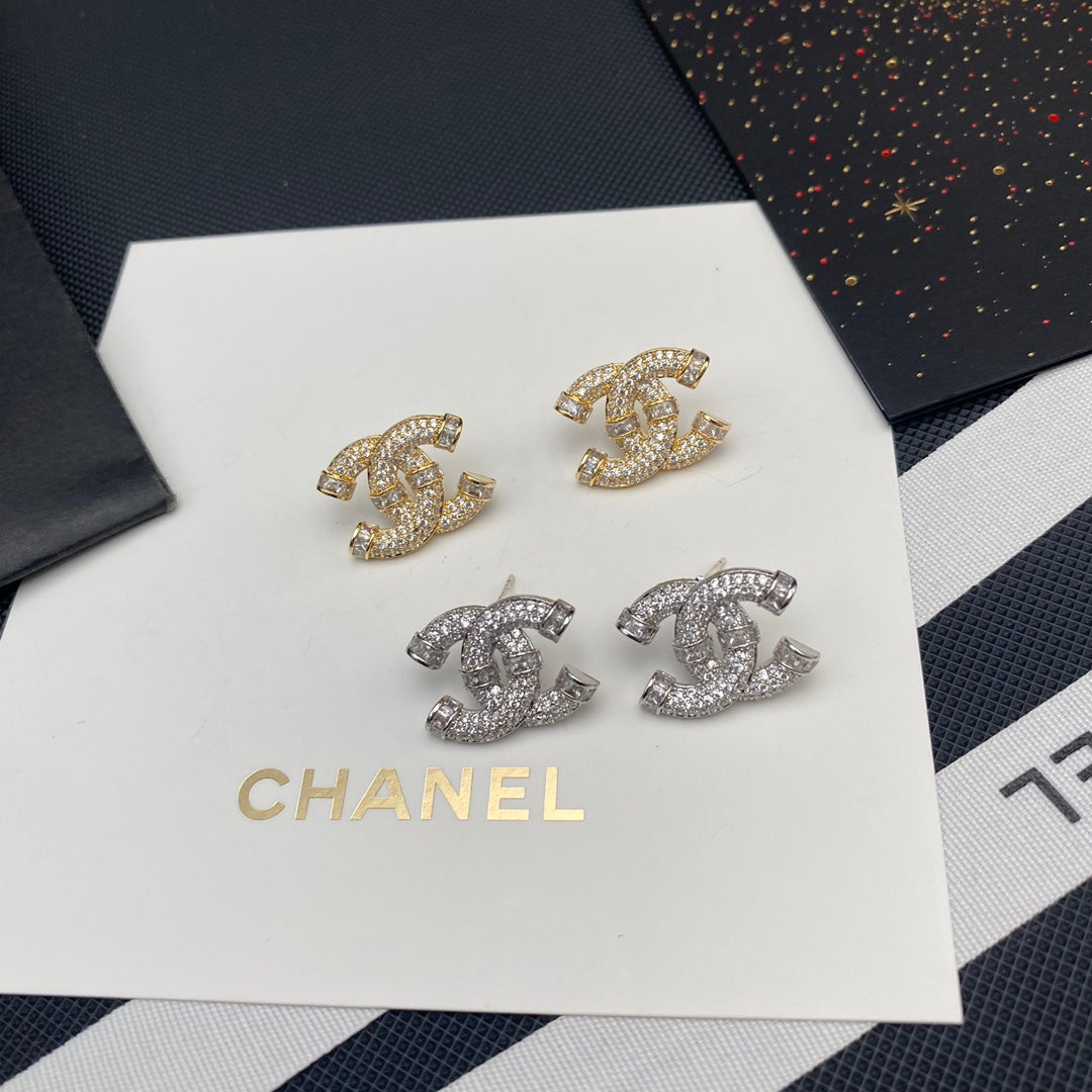 Boucles d'oreilles lettre en zircone fine de qualité supérieure