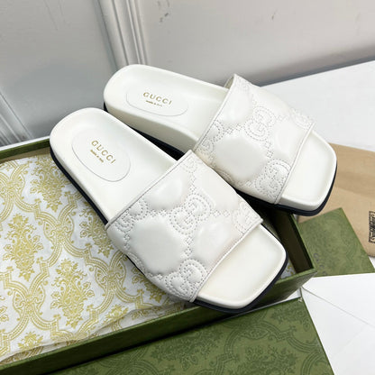Trendy Embossed Flat Slippers