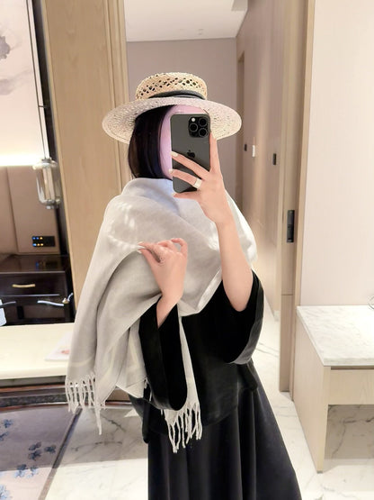 2026 New French-Inspired Jacquard Cashmere Scarf – Elegant Heritage Pattern, Soft Luxury Style