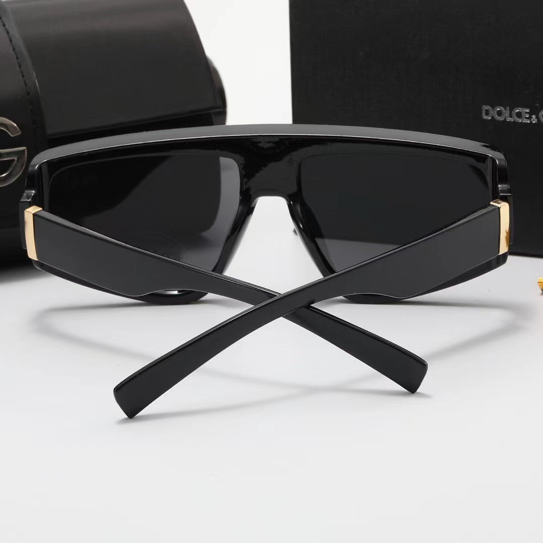 Nouvelles lunettes de soleil grand format