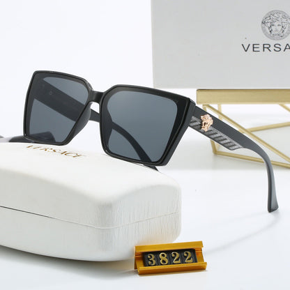 Lunettes de soleil Médusa carrées vintage