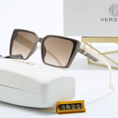 Lunettes de soleil Médusa carrées vintage