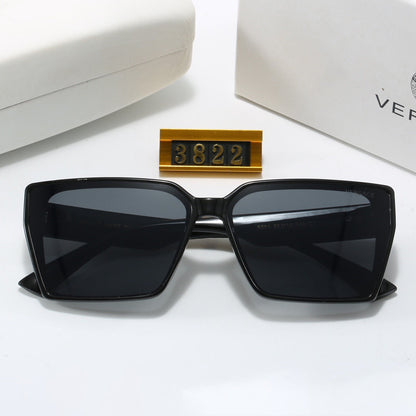 Lunettes de soleil Médusa carrées vintage