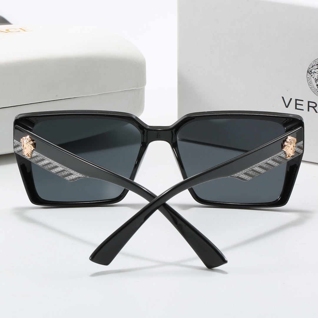Lunettes de soleil Médusa carrées vintage