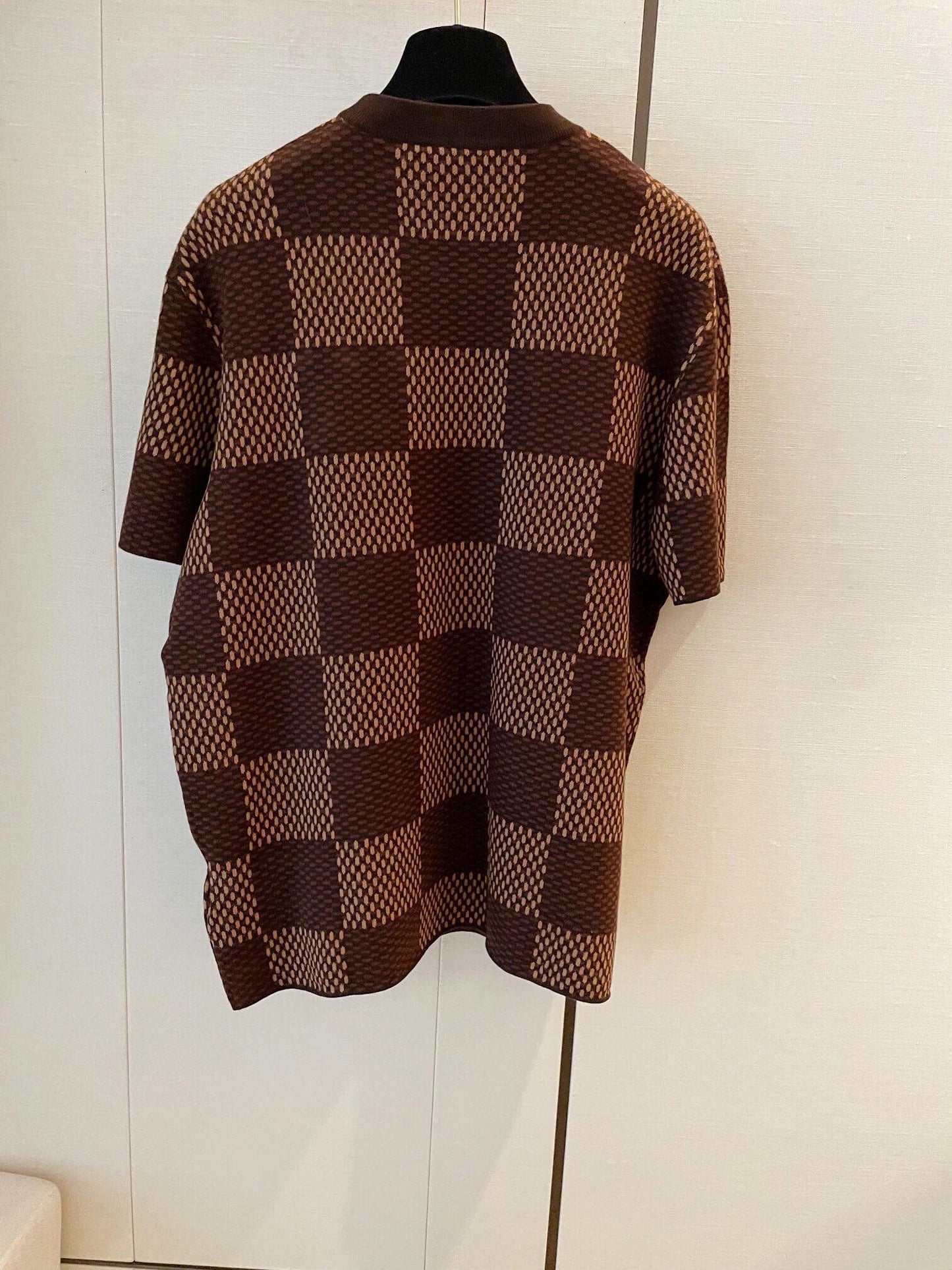manches courtes à motif damier