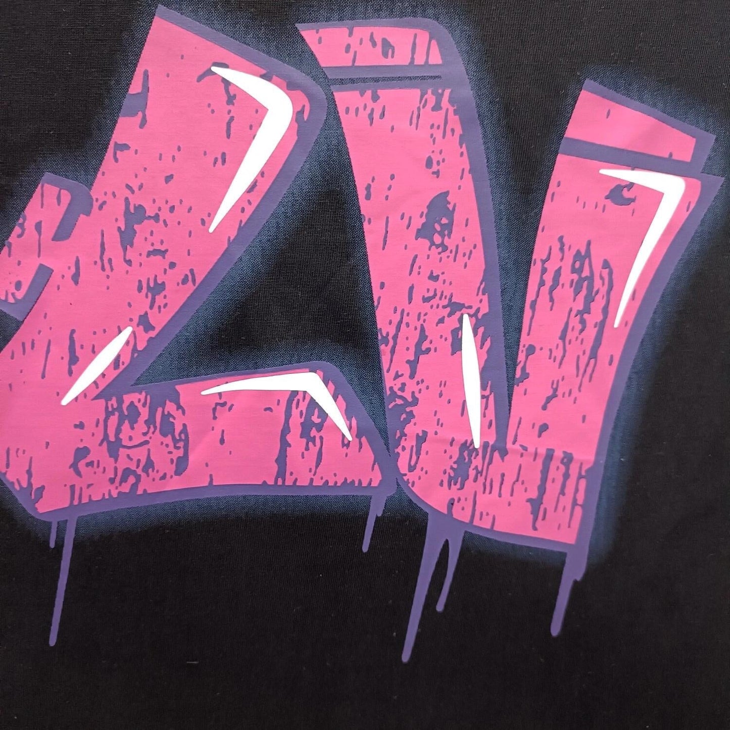 t-shirt à imprimé graffiti