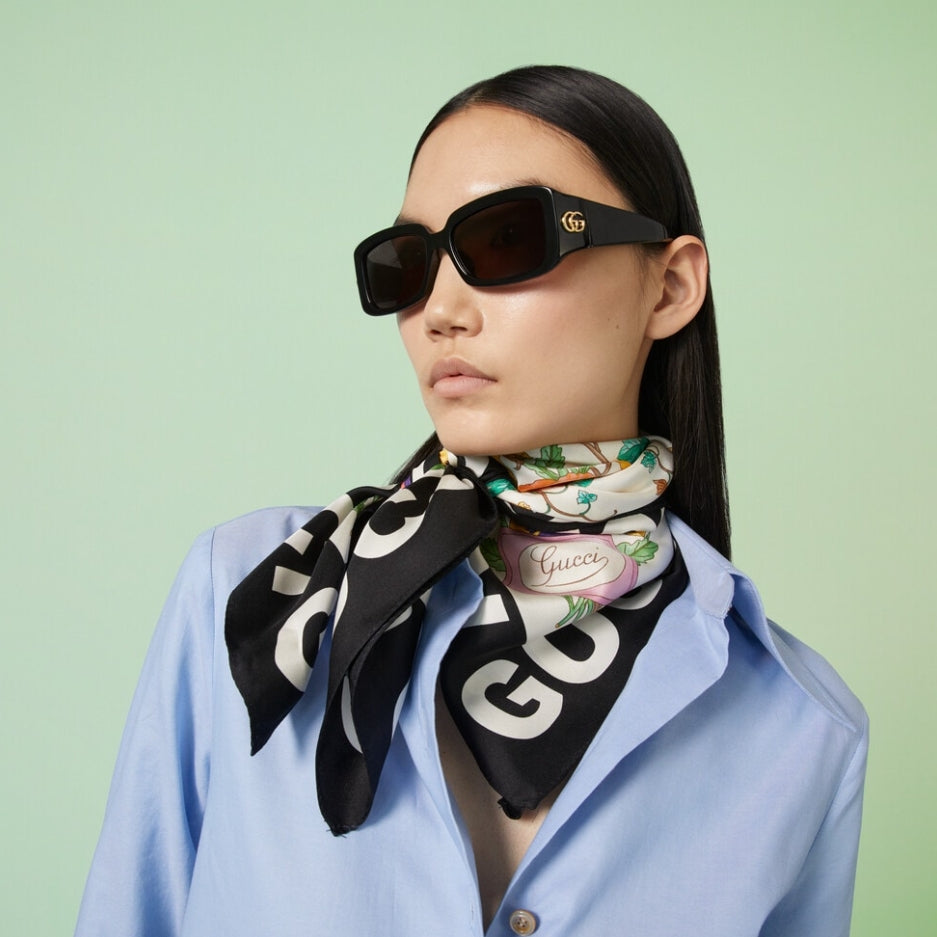Foulard en soie à imprimé floral