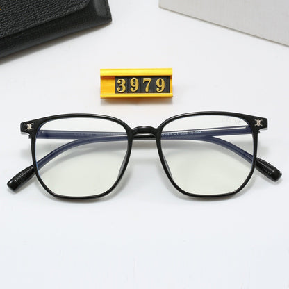 Lunettes à monture carrée transparente