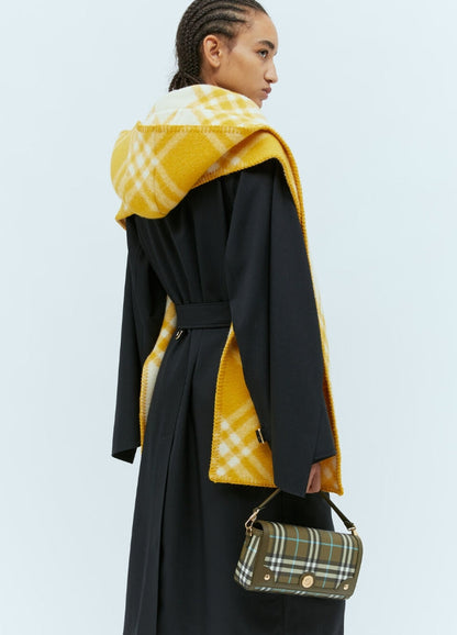 Écharpe à Capuche en Laine Jacquard à Carreaux