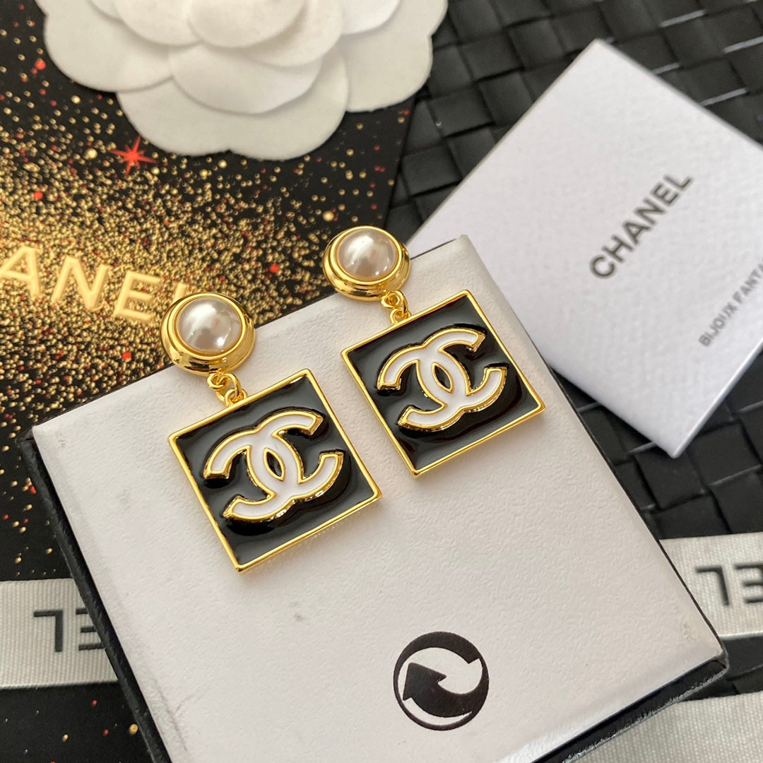 Pendientes de perlas cuadrados de estilo vintage