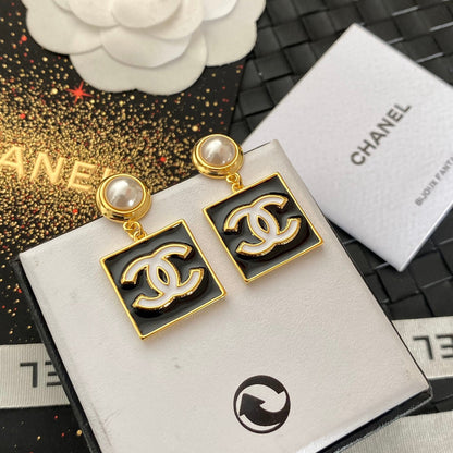 Pendientes de perlas cuadrados de estilo vintage