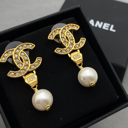 Boucles d'oreilles perles lettres zircon