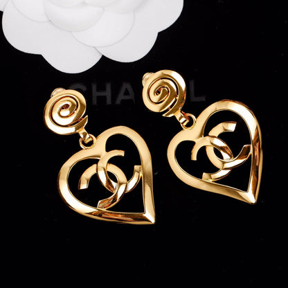 Boucle d'oreille rétro en forme de cœur