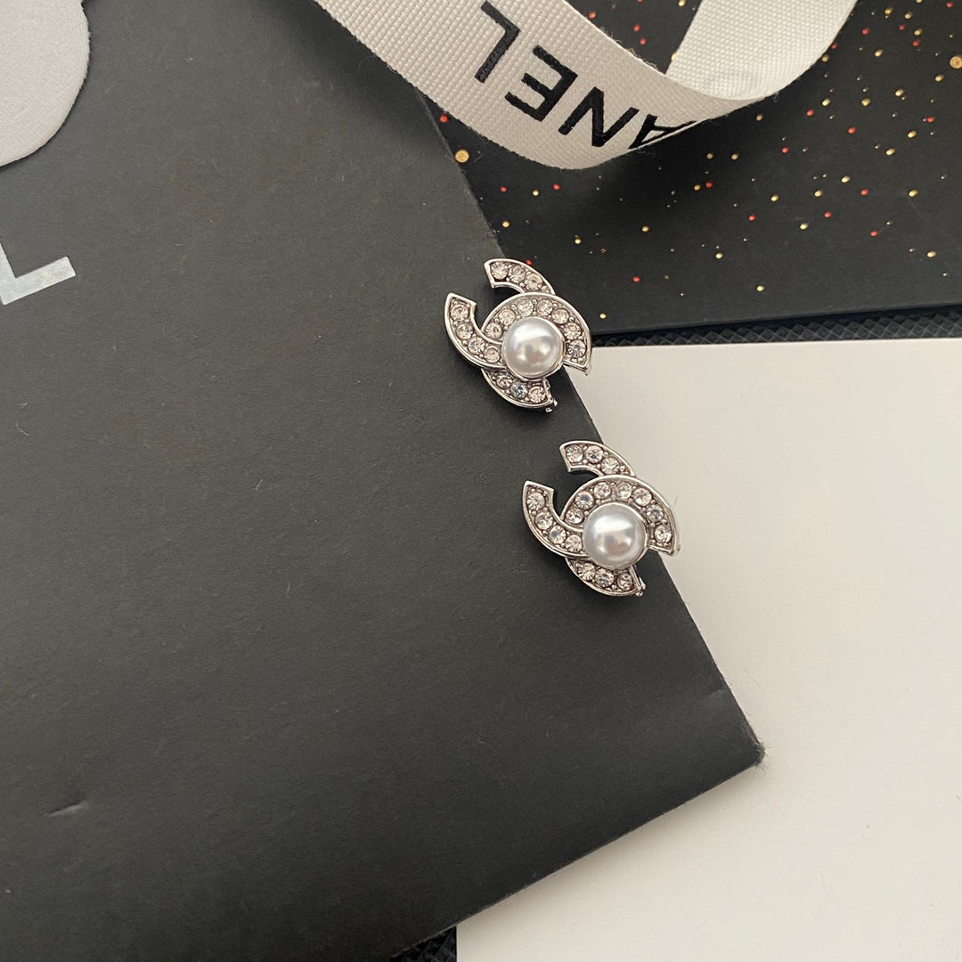 Aretes retro de perlas mini
