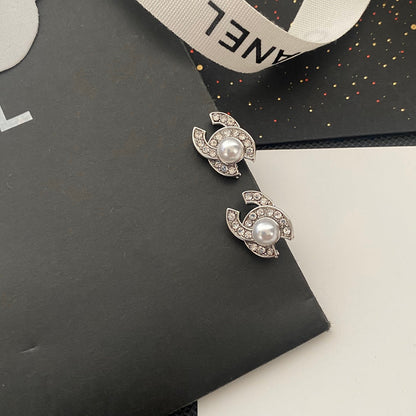 Aretes retro de perlas mini