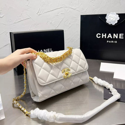 Bolso de Hombro con Cadena y Forma de Rombo