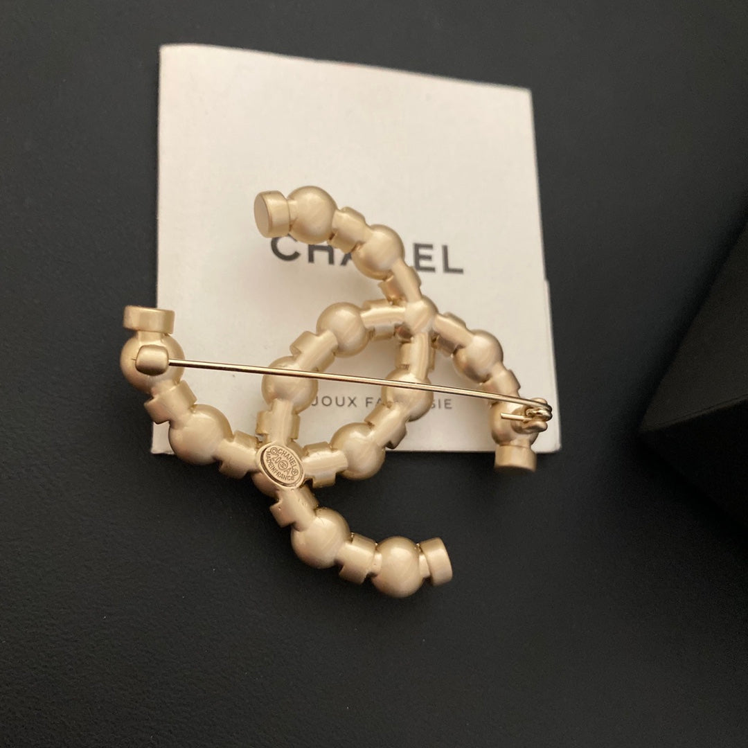 Broche classique de mode en perles