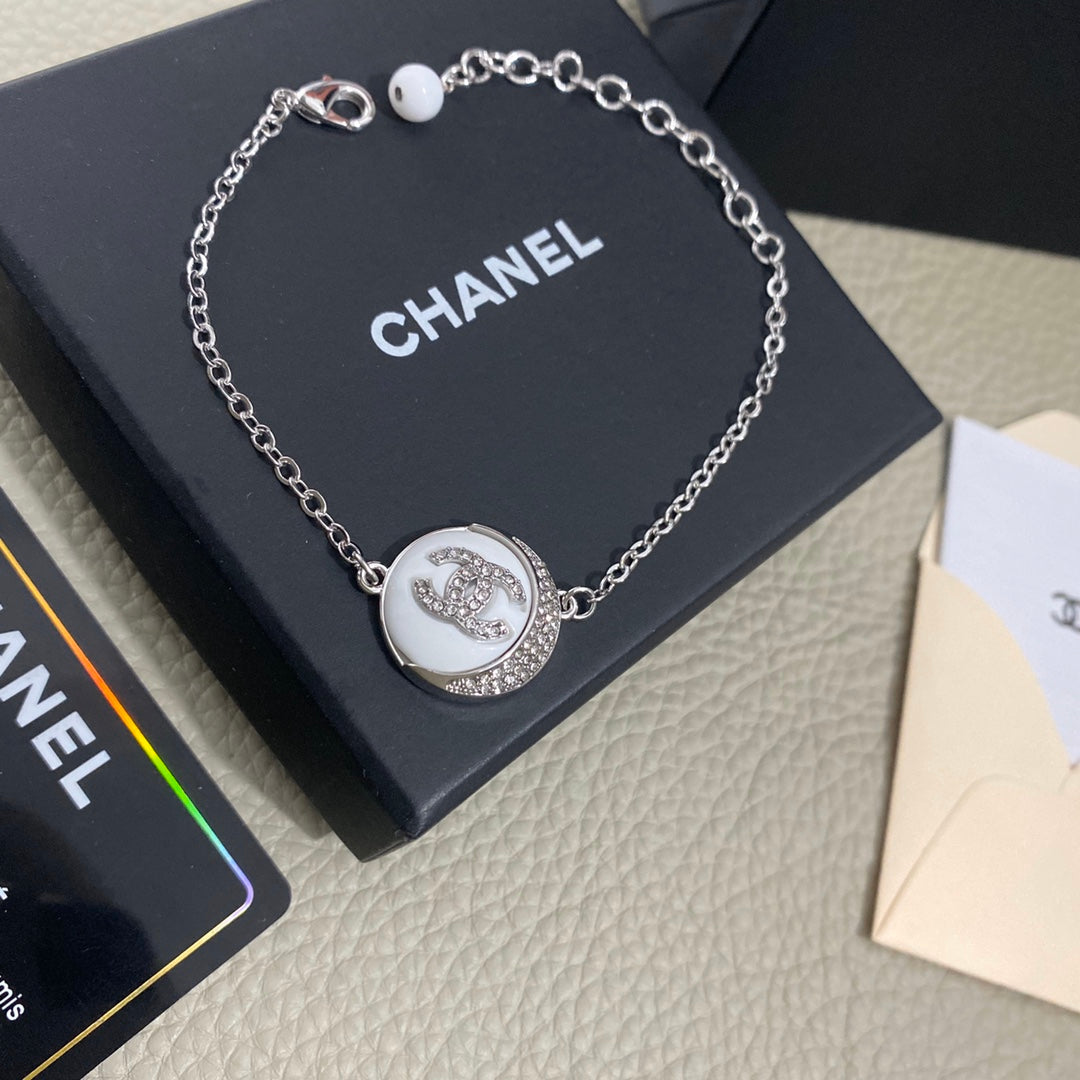 Pulsera con logotipo de diamante redondo