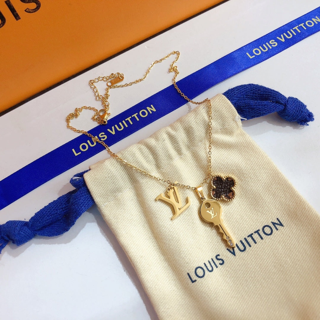 Four-leaf Clover Key Three Accessory Necklace