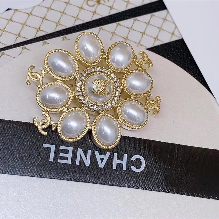 Nouvelle broche de luxe en perles