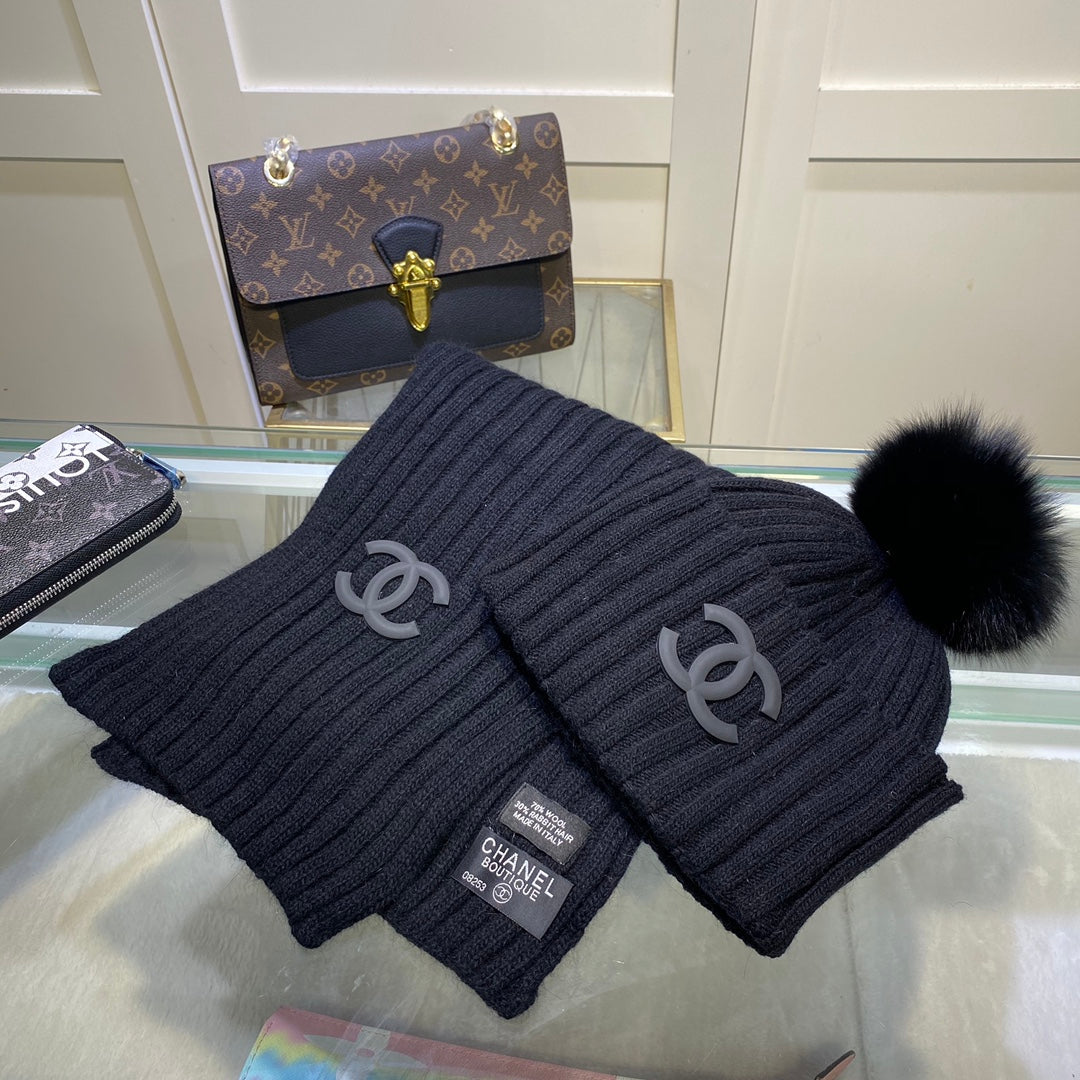 Ensemble Bonnet et Écharpe Tricotés Verticaux Élégants